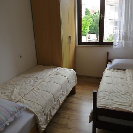 Apartment Josipa Malinska Rom bilde