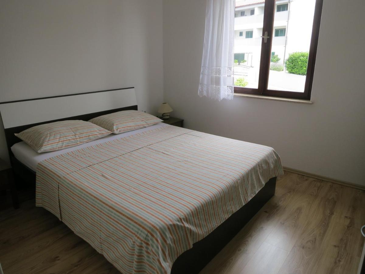Apartment Josipa Malinska Rom bilde