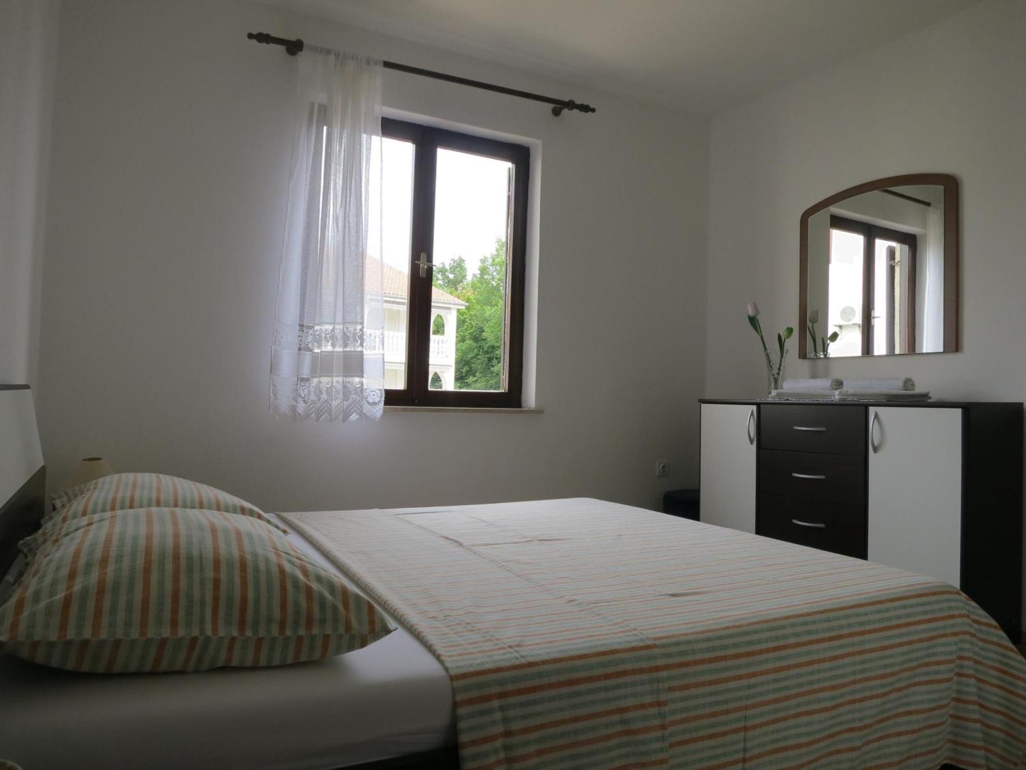 Apartment Josipa Malinska Rom bilde