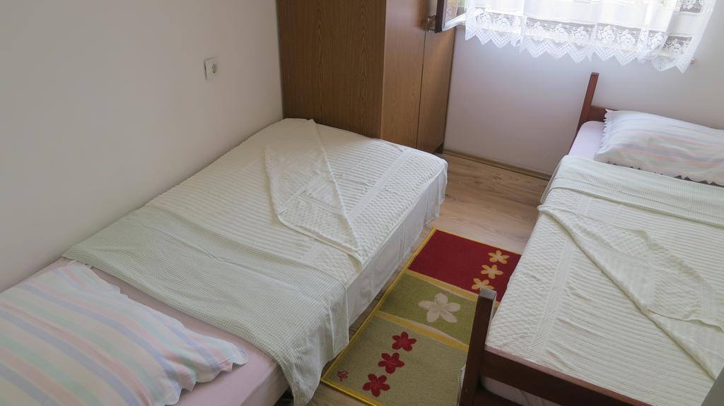 Apartment Josipa Malinska Eksteriør bilde